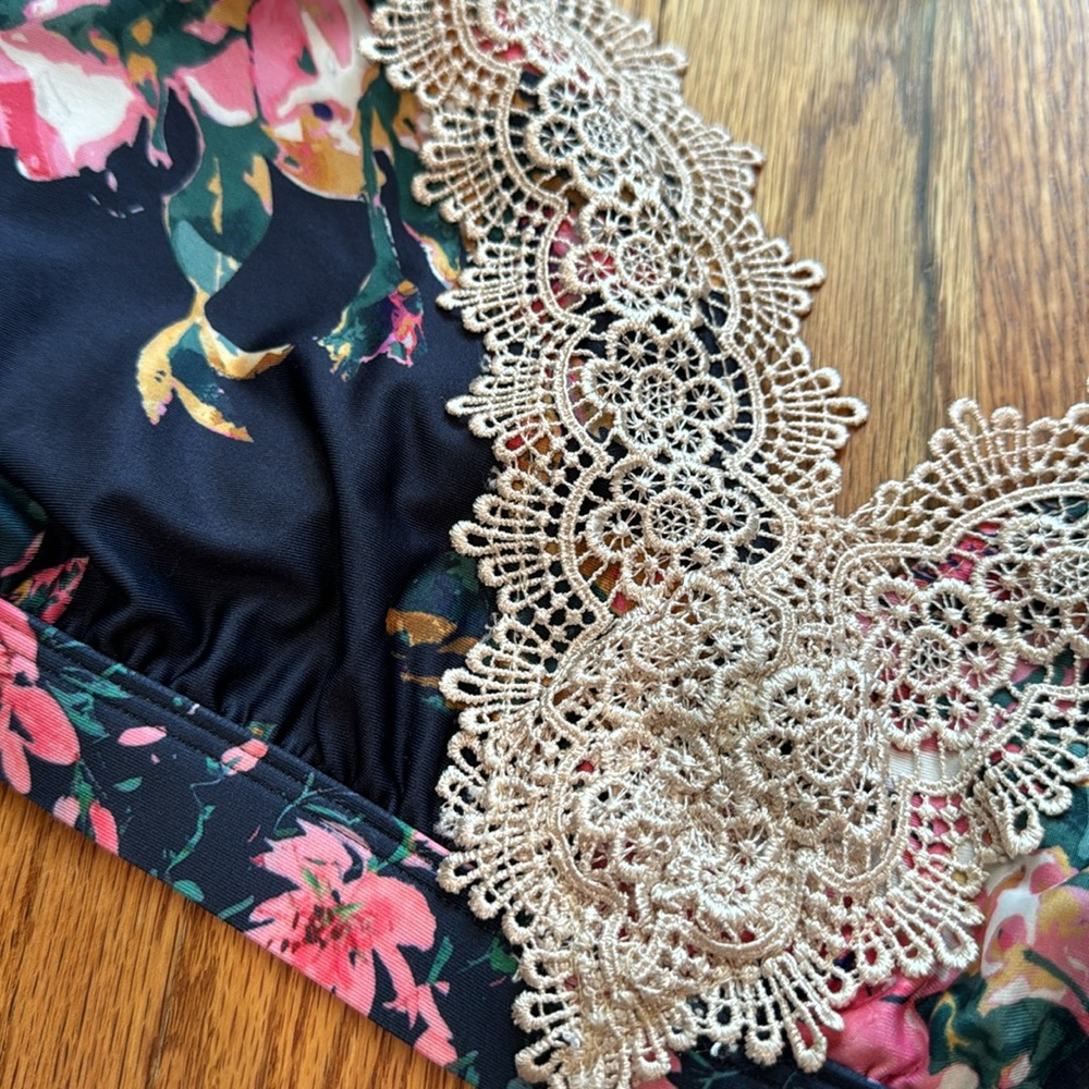 Boutique bikini tops one from anthropology allihop - Picture 3 of 6
